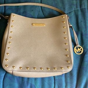 🌸”NWOT” MK STUDDED CROSSBODY